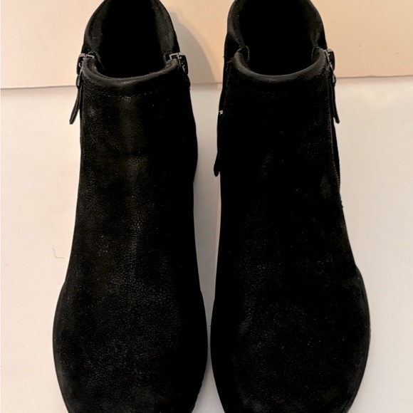 EASY SPIRIT Black Faux Suede Ankle Booties Size 7.5 - Picture 3 of 6
